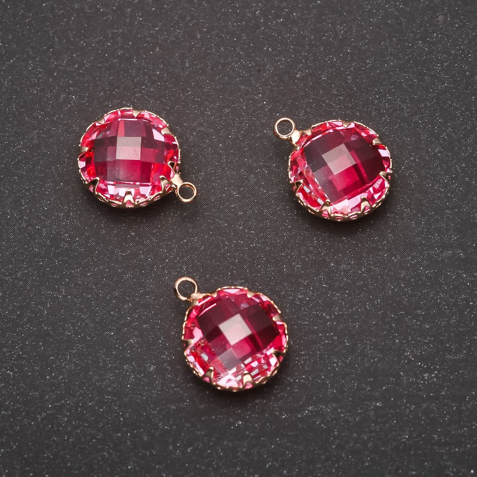 תליון «עגול» בצבע ורוד, מסגרת זהובה 10×17 מ״מ