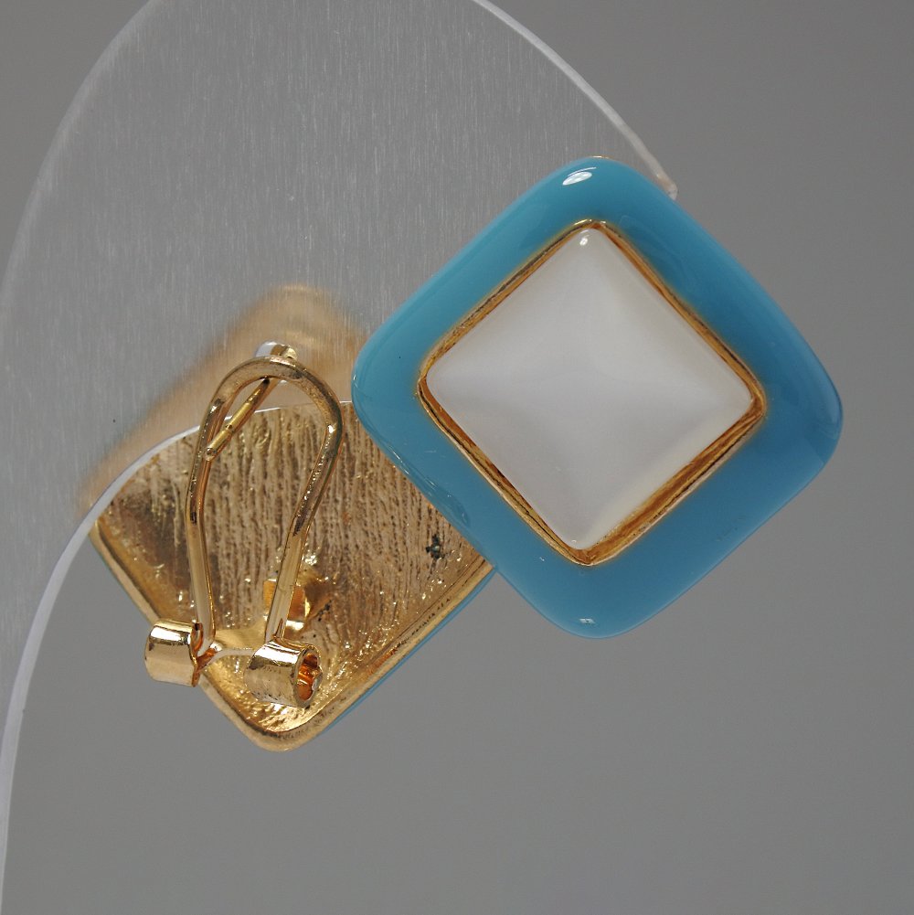 עגילי סטוד בצורת רומבים עם אמייל כחול וקאבושון «עין החתול» מתכת בצבע זהוב, 25mm
