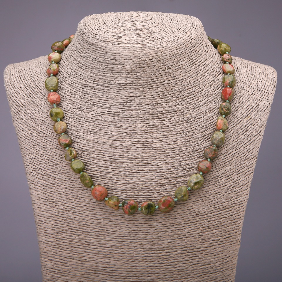 שרשרת מאבן טבעית הליווטרופ גלטובקה, קוטר 8×10(±) מ״מ, אורך 48 ס״מ