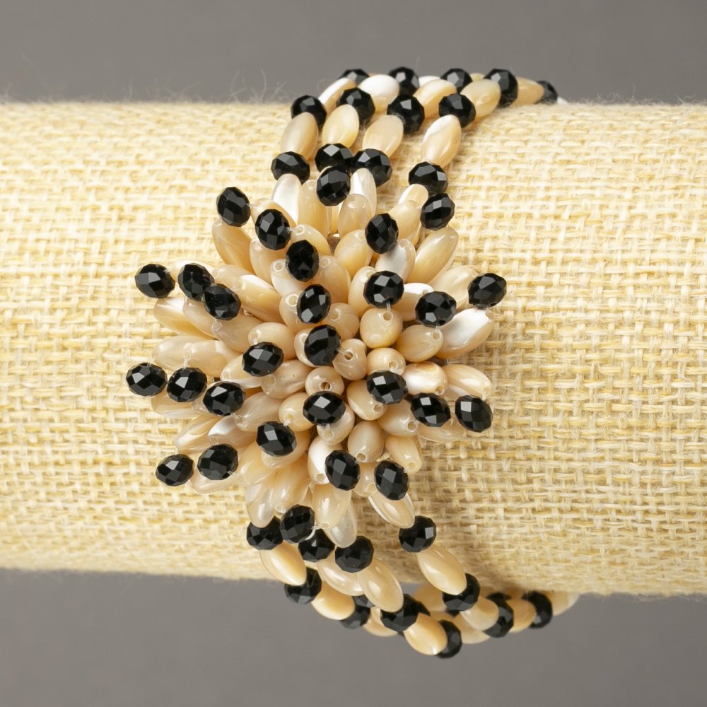 צמיד גומי עם אמא של צדף וזכוכית צ'כית