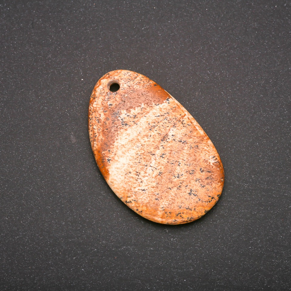 תליון מאבן יאשמה נופית 34×53 (±) מ״מ