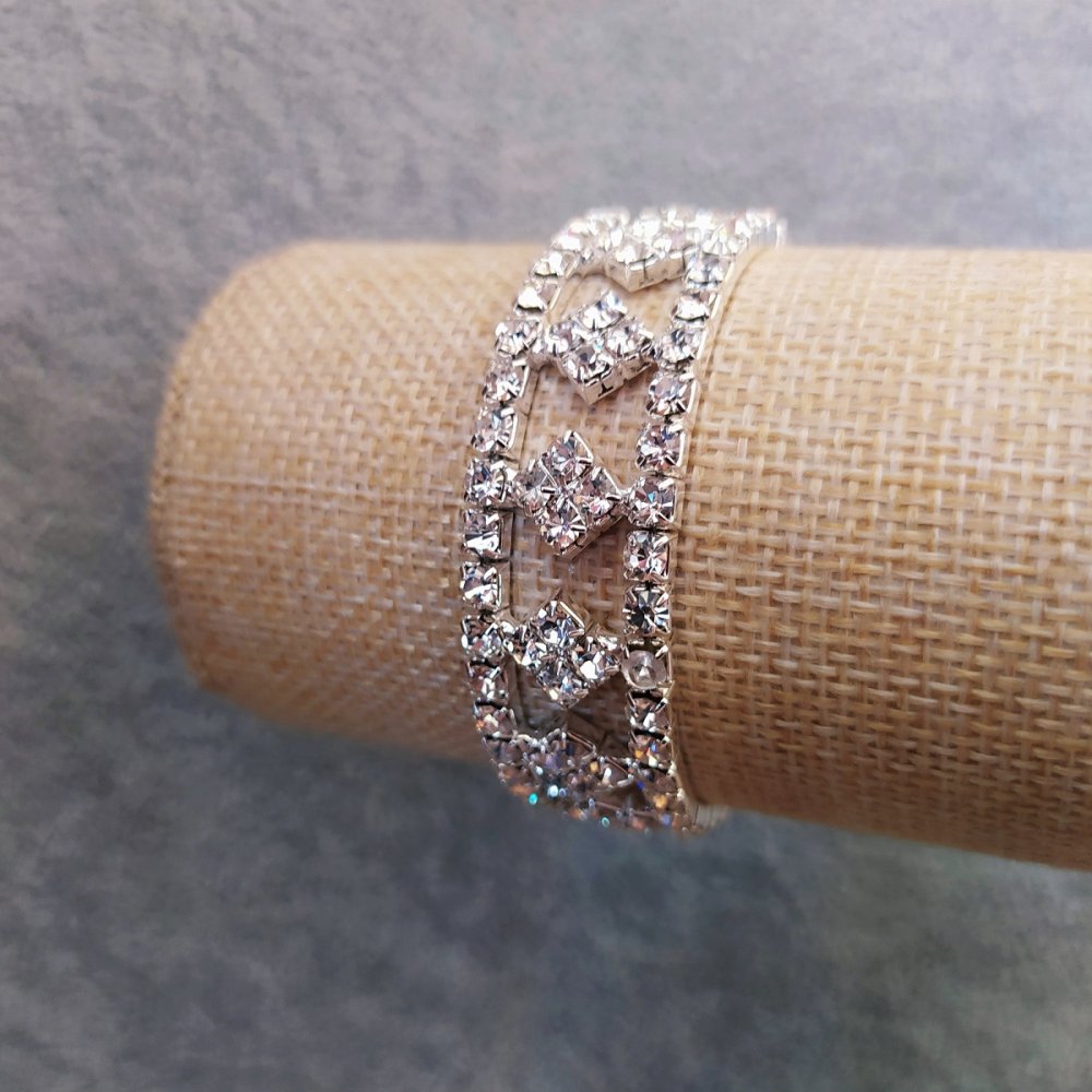 צמיד קריסטלים «משבצות» דו-שורות אלסטי היקף 17 ס"מ