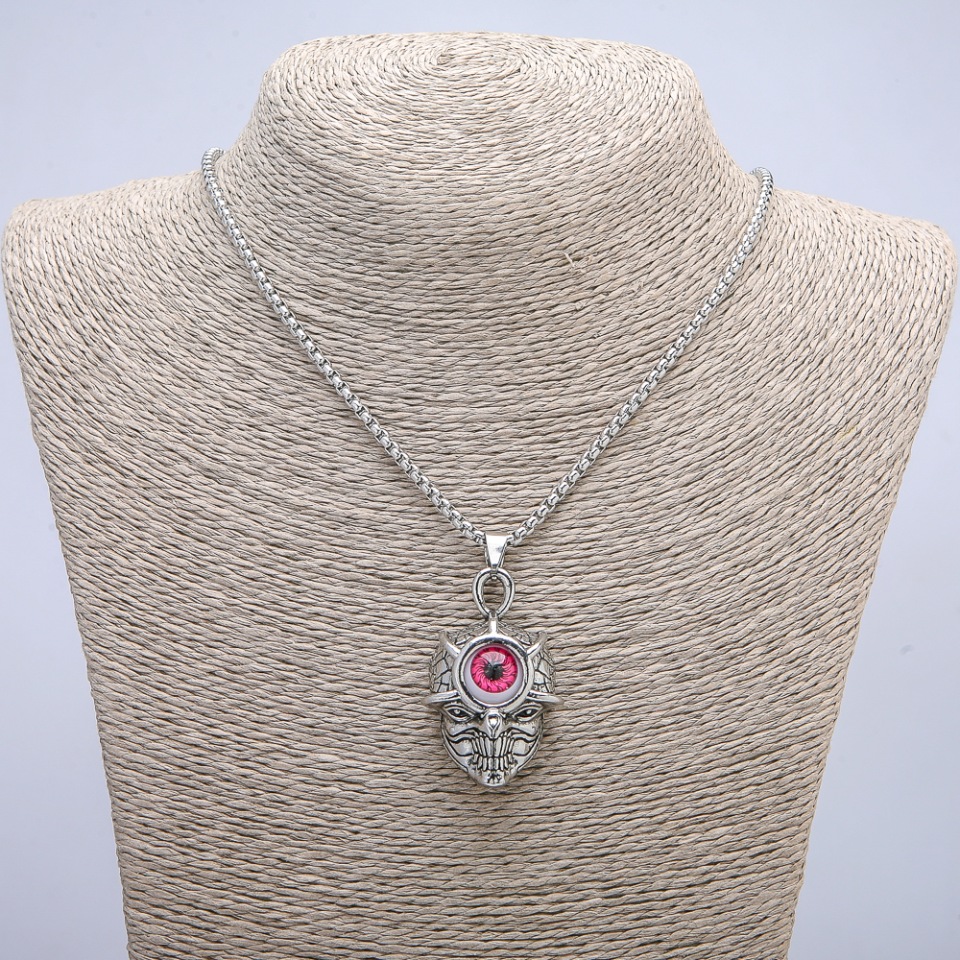 תליון "גולגולת עם עין" 45×27 מ״מ על שרשרת, אורך 70 ס״מ מתכת כסופה