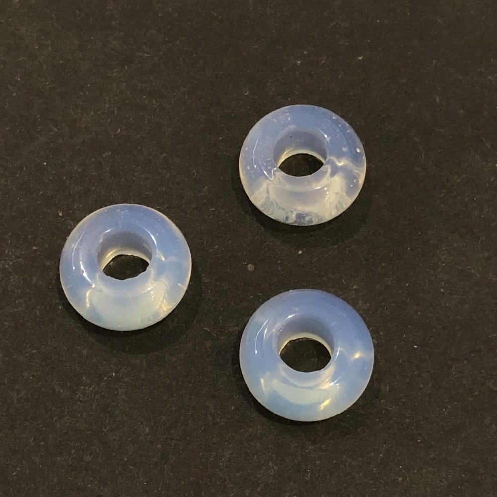 חרוז פנדורה מאבן הירח 14×7 מ״מ, קוטר החור 5.5 מ״מ+