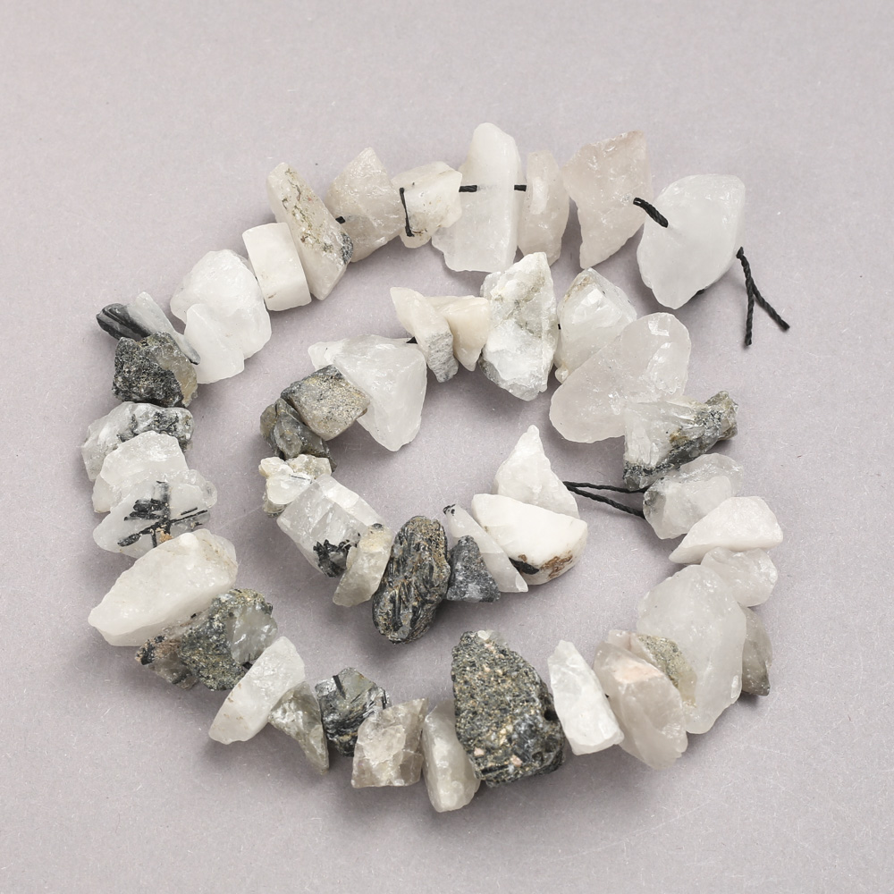 חרוזים מאבן גולמית – קוורץ רוטילי וולוחאטיק על חוט, קוטר 10×18 מ״מ, אורך 42 ס״מ