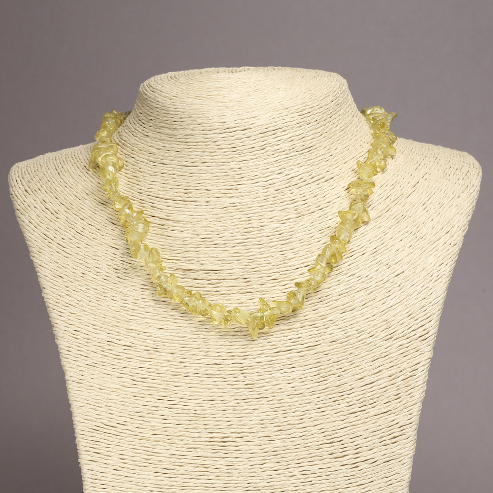 שרשרת מגרגרי קוורץ צבועים, קוטר 6–8 מ״מ, אורך 45 ס״מ, על שרשרת הארכה