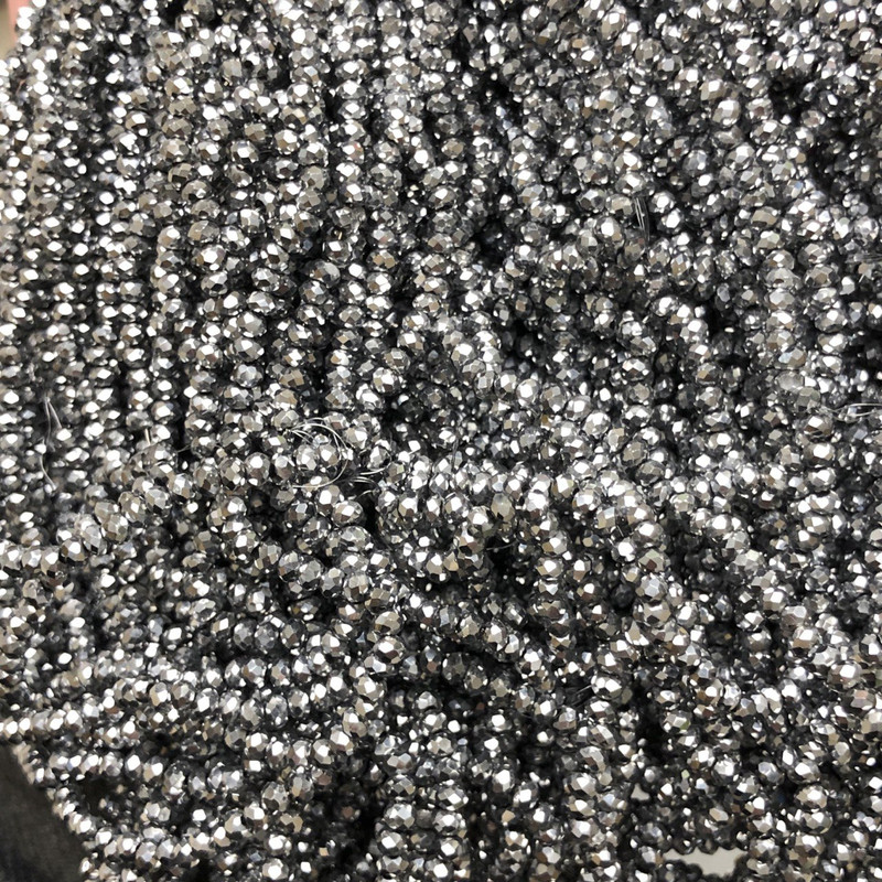 חרוזי קריסטל צ'כי על חוט עם ציפוי אפור בהיר, רונדל מחורץ, קוטר 3×2.5 מ"מ, אורך 36 ס"מ +