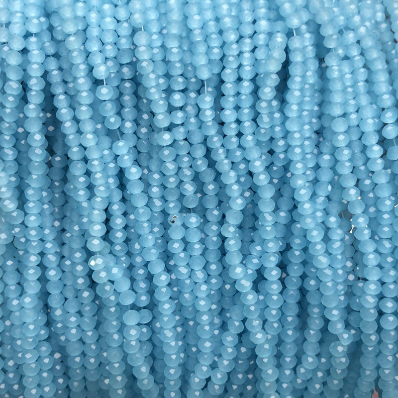 חרוזים קריסטל צ'כי על חוט דק בצבע שמים מט, צורה מרובת פאות של רונדל, קוטר 3×2.5 מ״מ + -, אורך 36–38 ס״מ +