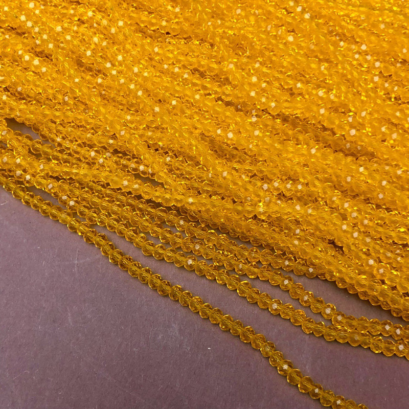 חרוזי קריסטל צ'כיה על חוט שמשי שקופים מרונדל מוגמר, קוטר 3×2,5 מ״מ + -, אורך 36-38 ס״מ +