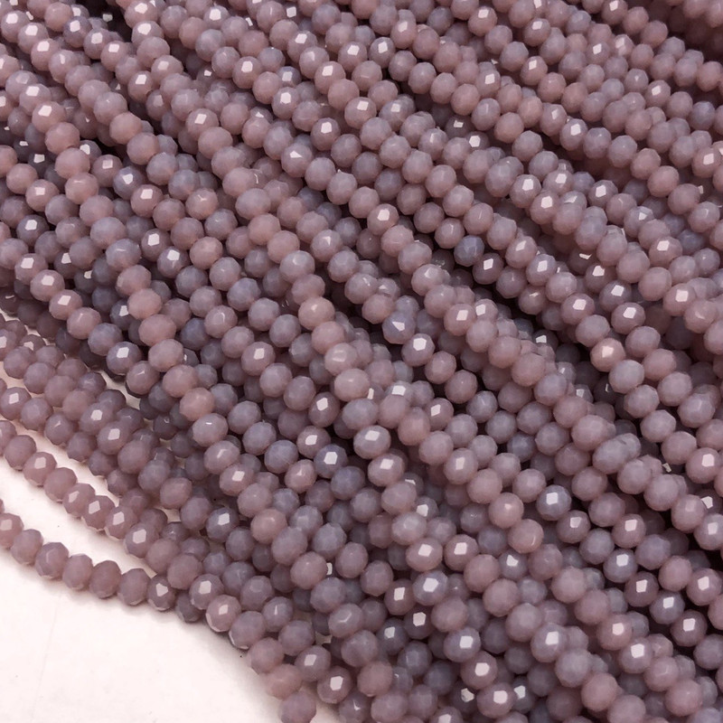 חרוזים סגולים מאטים מקריסטל צ'כיה על חוט — בצורת רונדל, קוטר 3,5×3 מ״מ + -, אורך 36–38 ס״מ +