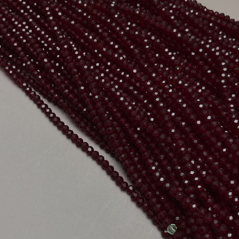 מַנִּיסְטִינִים מקריסטל צ'כי על חוט אדום-איזוּמוֹרדו שקוף, רונדל מְגרָנֵן-חותך, קוטר 3,5×3 מ״מ, אורך 36–38 ס״מ