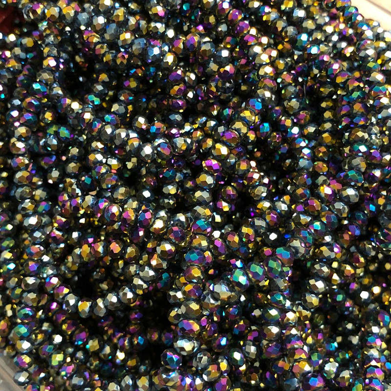 חרוזי קריסטל צ'כי על חוט עם ציפוי אפקט בנזין – רונדל מגולף, קוטר כ-3,5×3 מ״מ, אורך כ-33 ס״מ