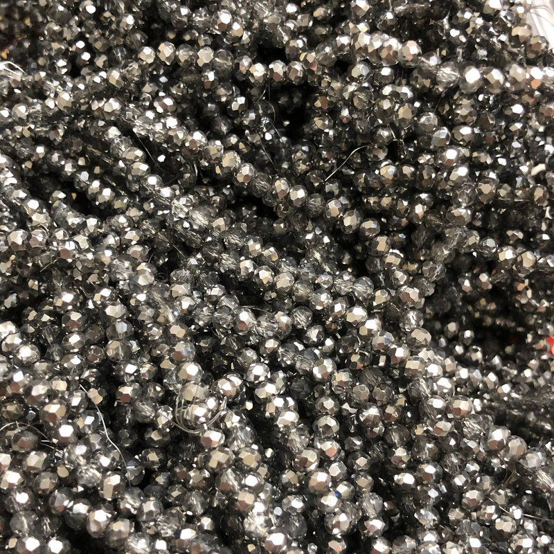 חרוזי קריסטל צ'כי אפורים חתוכים על חוט, מגוון אפור עם ציפוי, רונדל חתוך, קוטר 3,5×3 מ״מ, אורך 36–38 ס״מ +