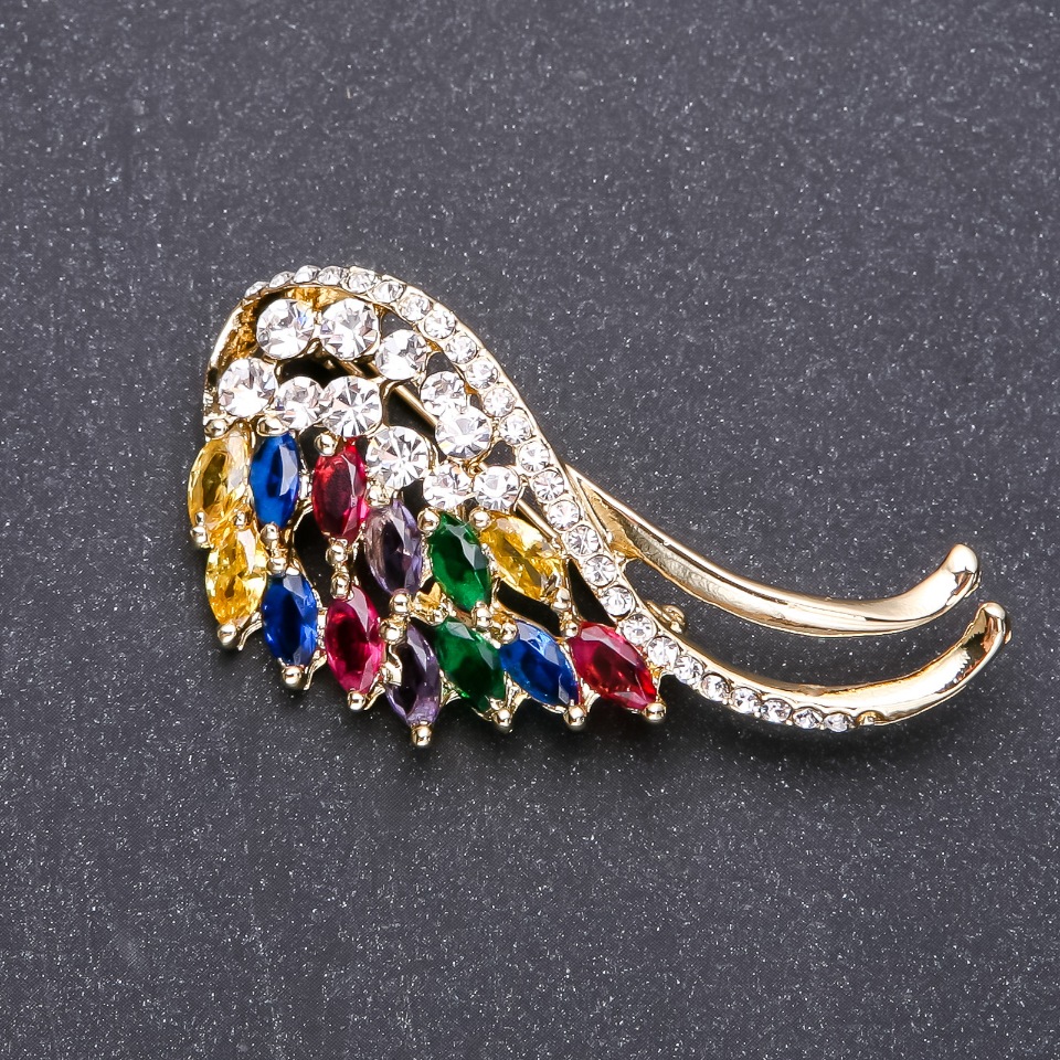 סיכה עם אבני סטרס צבעוניות 55×25 מ״מ מתכת צהובה