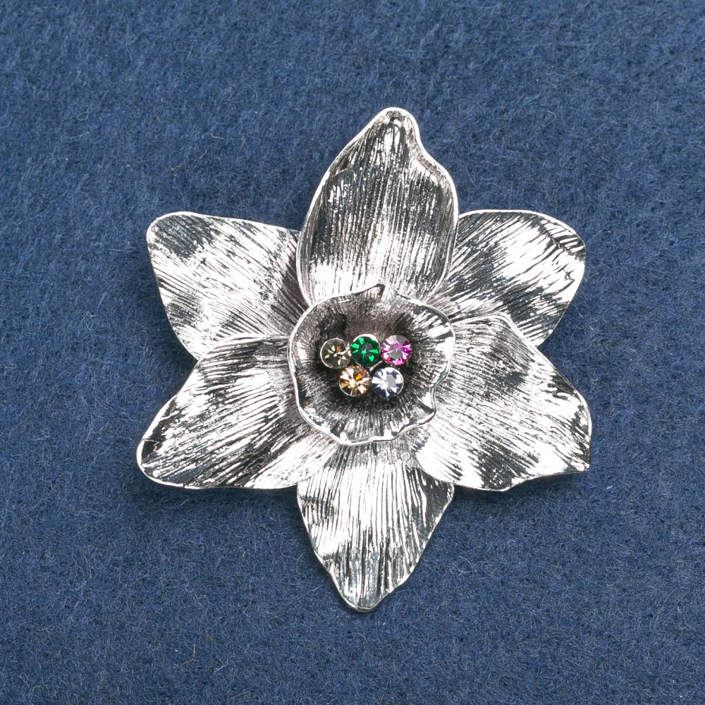 סיכת פרח מתכת כסופה קריסטלים בצבעים שונים 50mm +