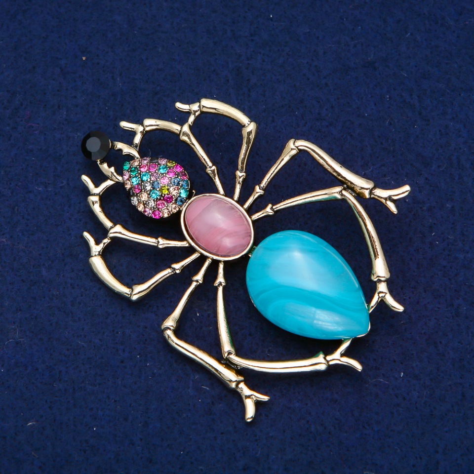 סיכת נמלה מתכת זהובה 72×57 מ״מ +