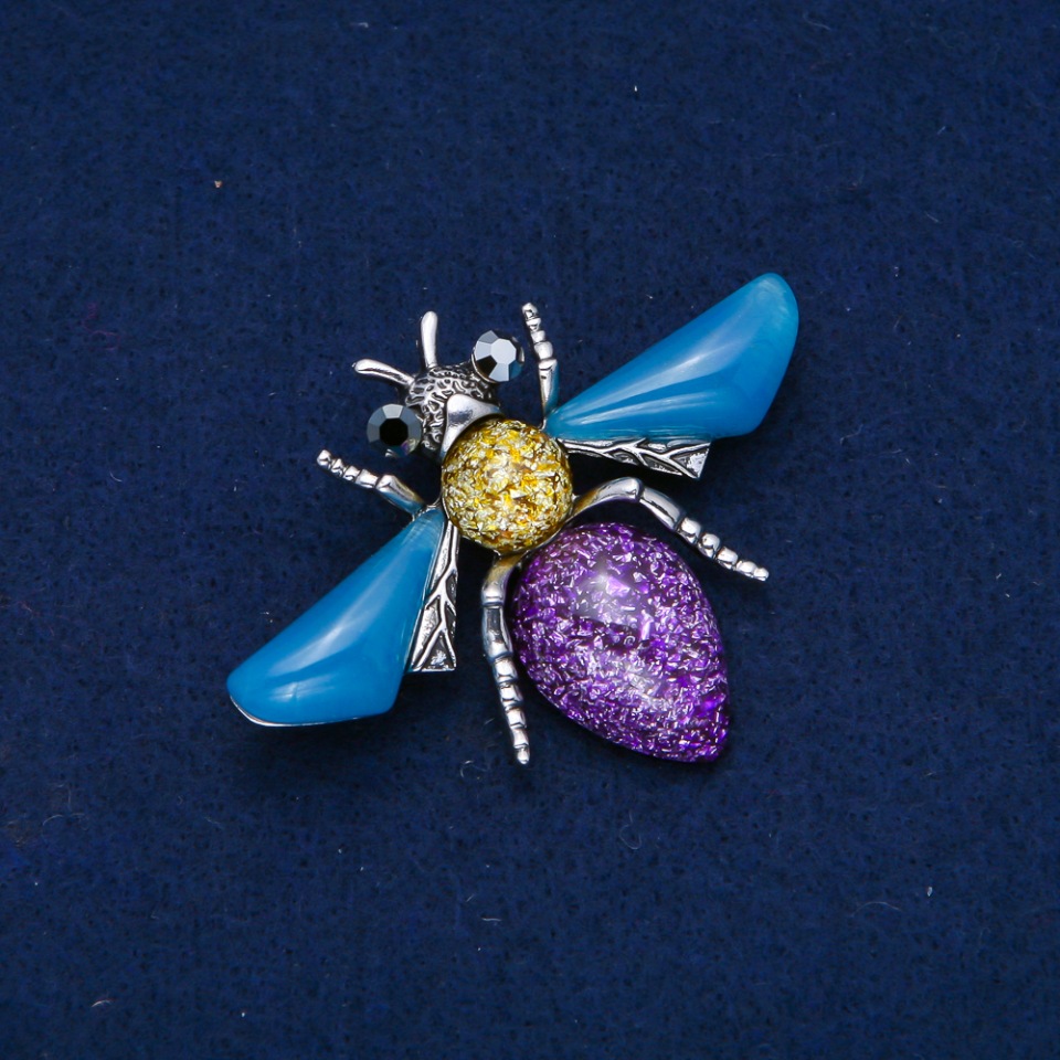 סיכת פרפר כסופה ממתכת 47×62mm +