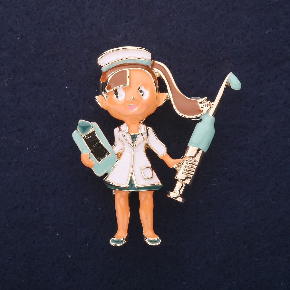 סיכת רופא עם אמייל בצבע לבן-כחול, 45×35 מ״מ, מתכת זהובה