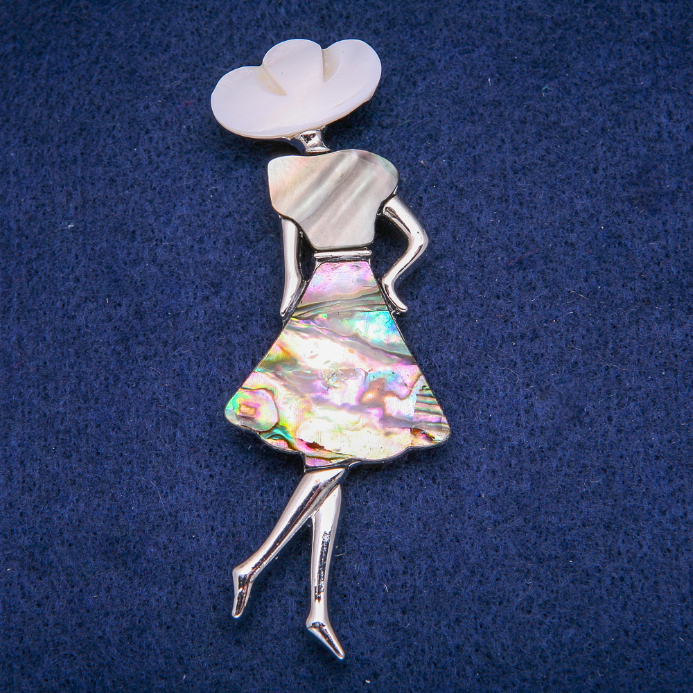 סיכה-תליון «מדאם» עם אבן-אם-צדף וחליוטיס 30×85 מ״מ