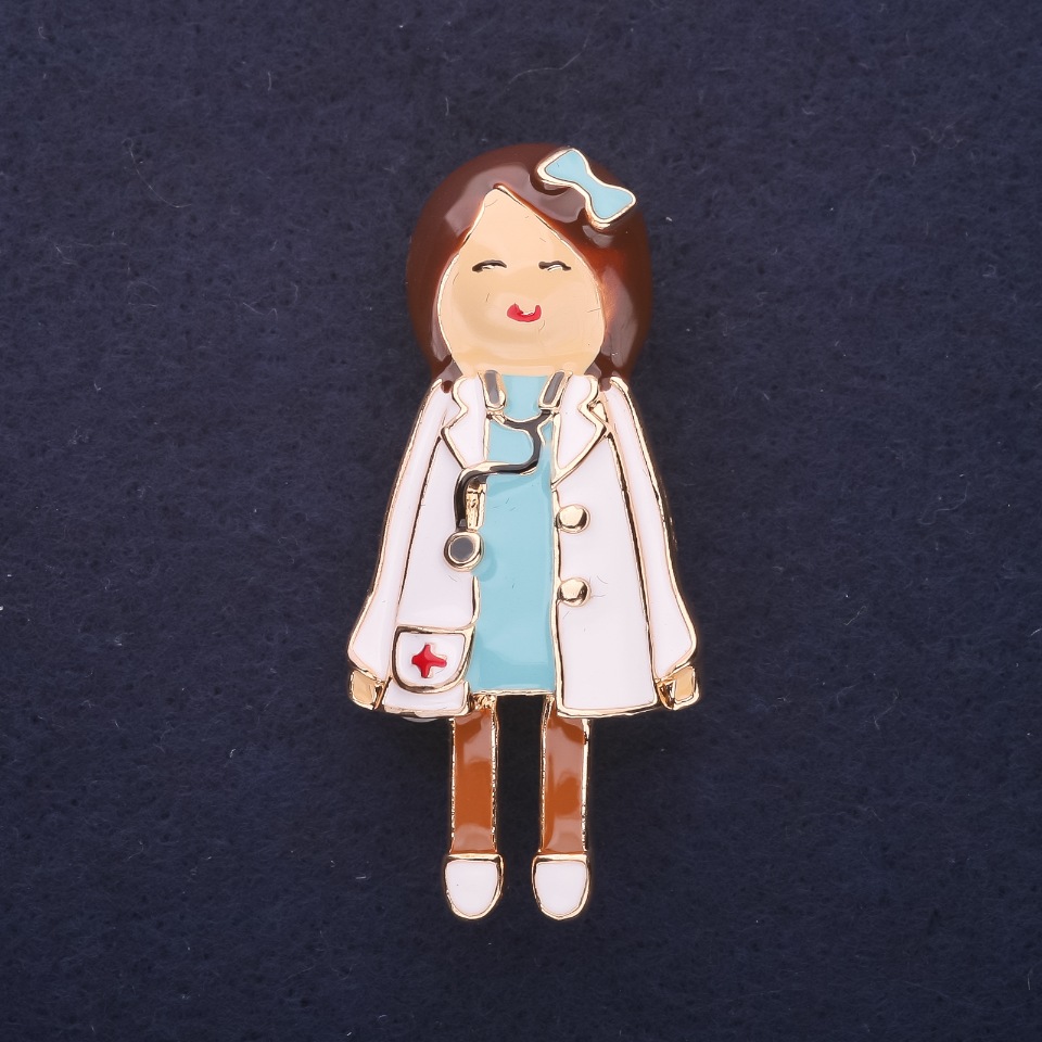 סיכת רופא אמייל לבן-כחלחל 49×22 מ״מ מתכת זהובה