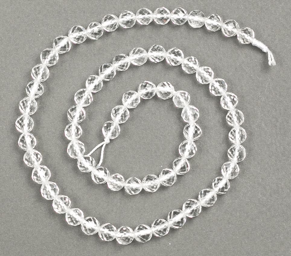 חרוזי אבן טבעית – קריסטל ההרים, כדור מחורץ, קוטר 6 מ״מ, אורך 38 ס״מ +