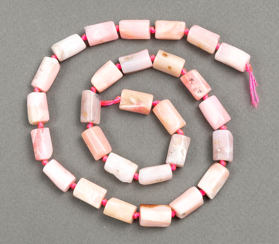 חרוזים על חוט – אבן טבעית אופל מחורץ, קוטר 13-12x8-7 מ״מ, אורך 42 ס״מ+