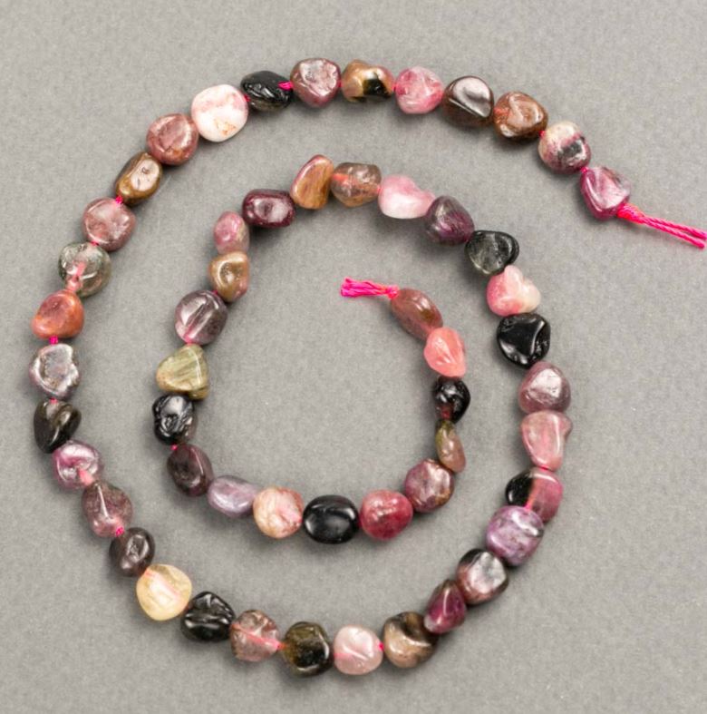 חרוזים על חוט טורמלין גלווניזציה, קוטר 7–8×7–9 (±) מ״מ, אורך 40 ס״מ+