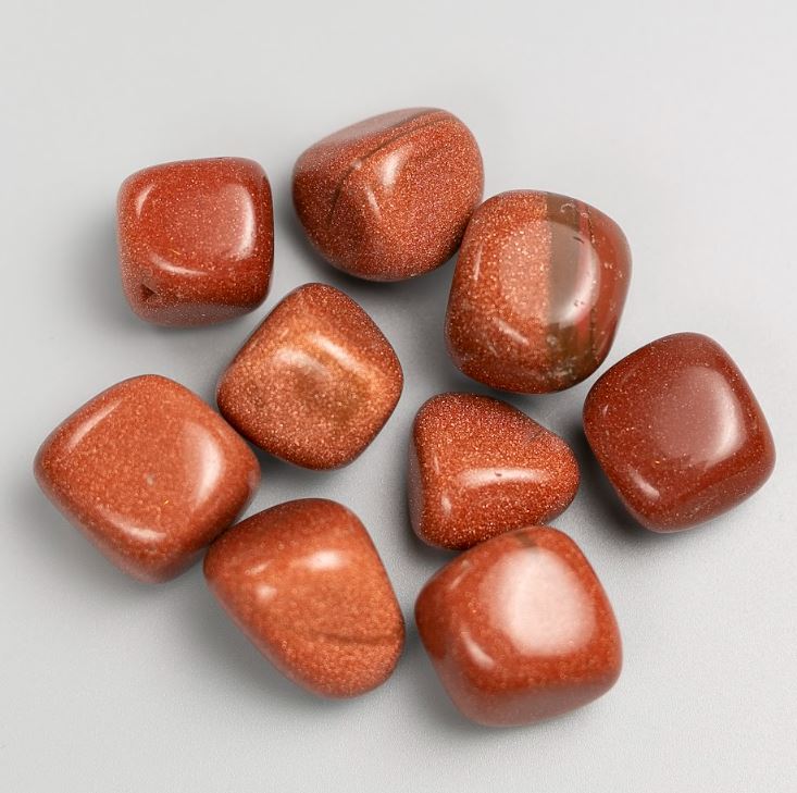 אבן טבעית אבנטורין חול זהוב בהברקה 20×13 מ״מ - 25×21 מ״מ (+-) אריזה 100 גרם