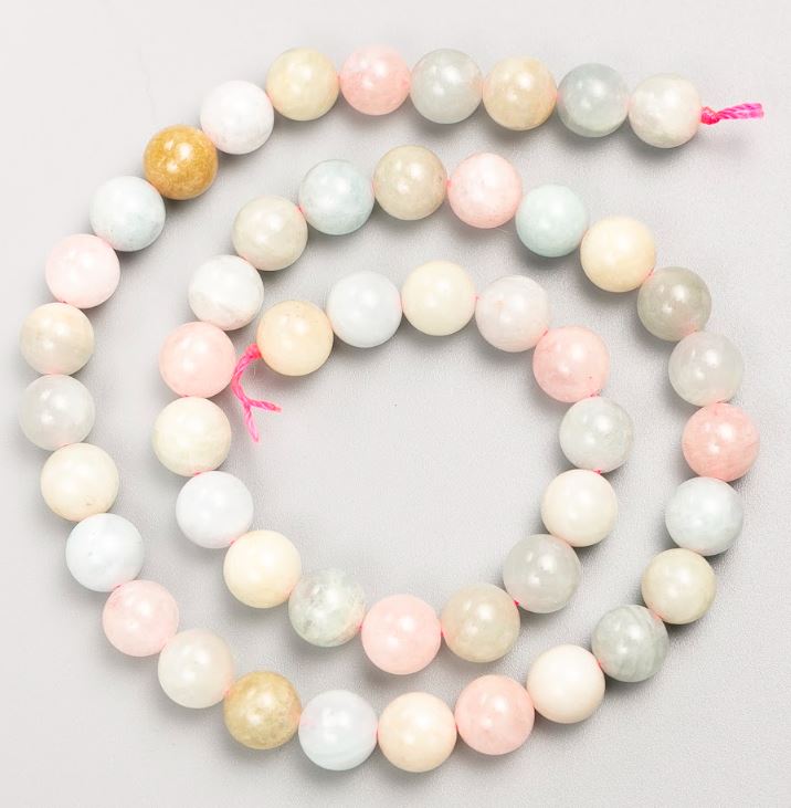 תליוני מרגנטיט על חוט – חרוזים חלקים בצורת כדור, קוטר 8.5 מ״מ, אורך 40 ס״מ