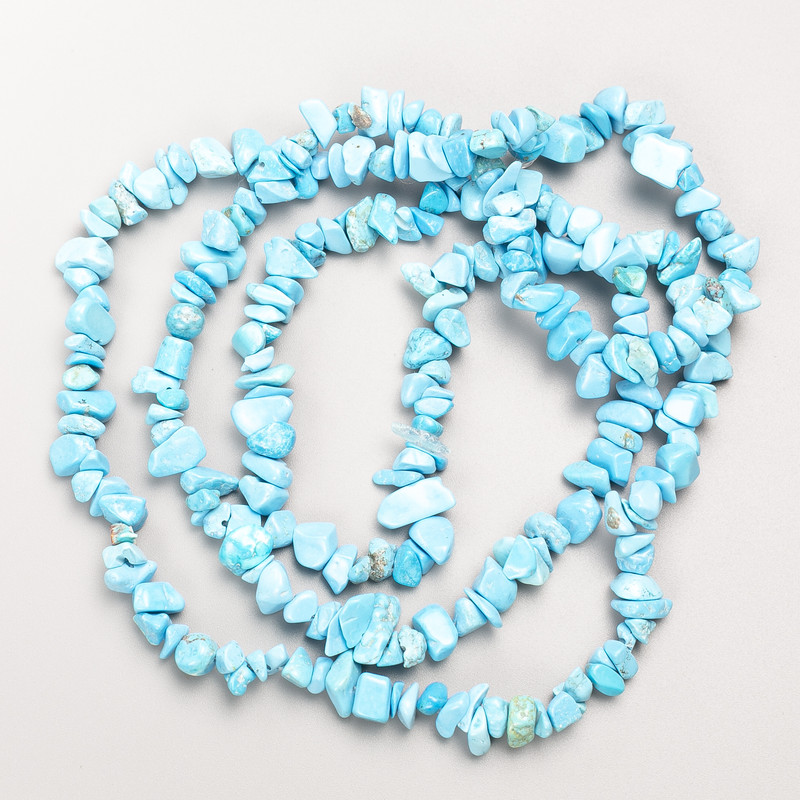 חרוזי טורקיז (קוורץ סינטרטי) שבבי חרוזים על חוט, קוטר 7×3 מ״מ ±, אורך 86 ס״מ +