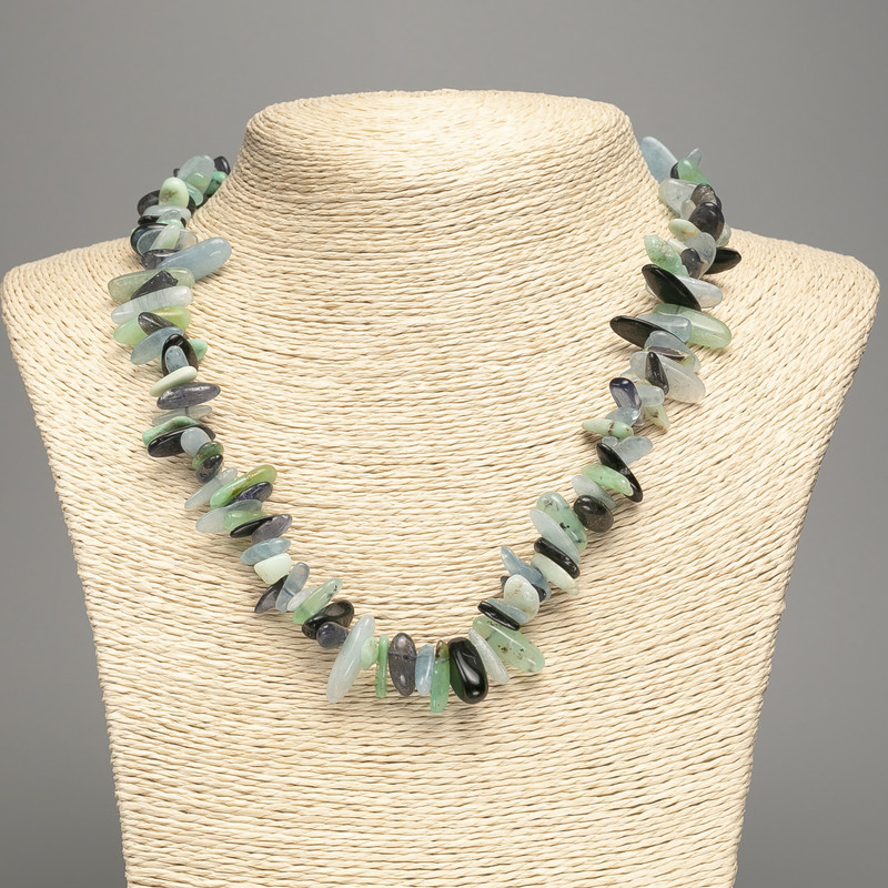 שרשרת מאבנים טבעיות – מבחר חתיכות קטנות «מחט», קוטר 11×5–10×3 מ״מ, אורך 50 ס״מ +