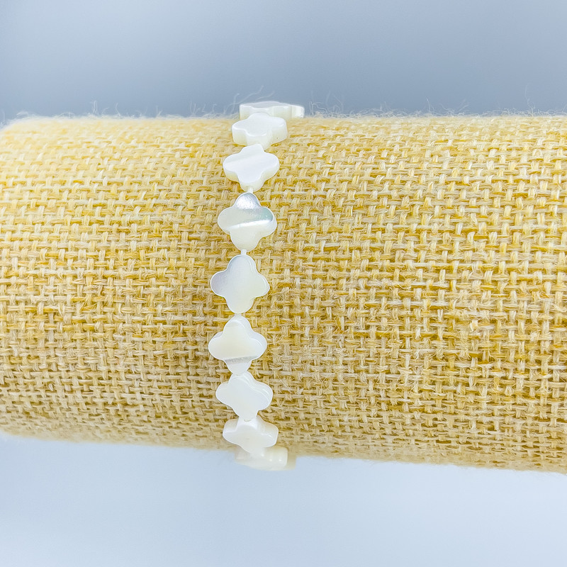 צמיד מפנינת אם בצורת עלה-שלושה-עלים, קוטר 8×8×2 מ״מ ±, אורך 18 ס״מ (אלסטי)