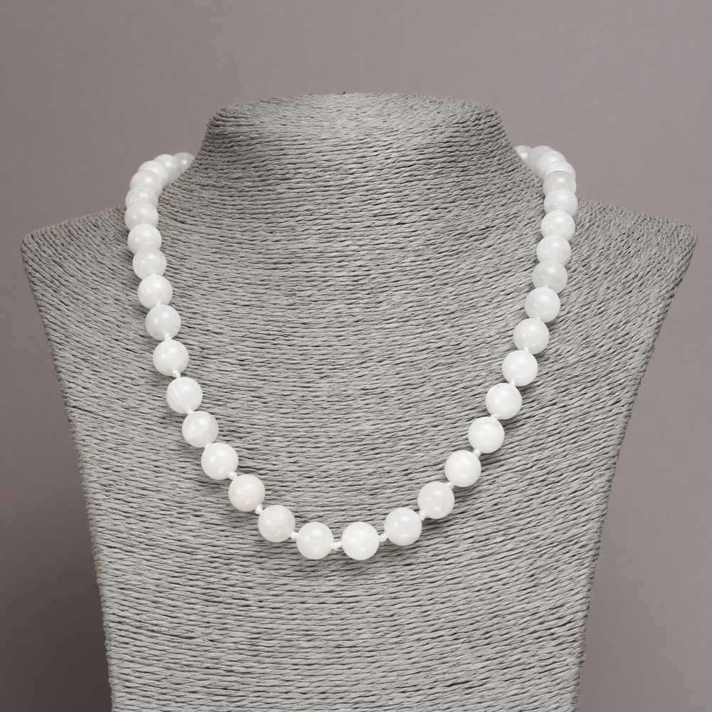 שרשרת מאבן טבעית אדולאר – חרוזים חלקים, קוטר 10 מ״מ, אורך 45 ס״מ