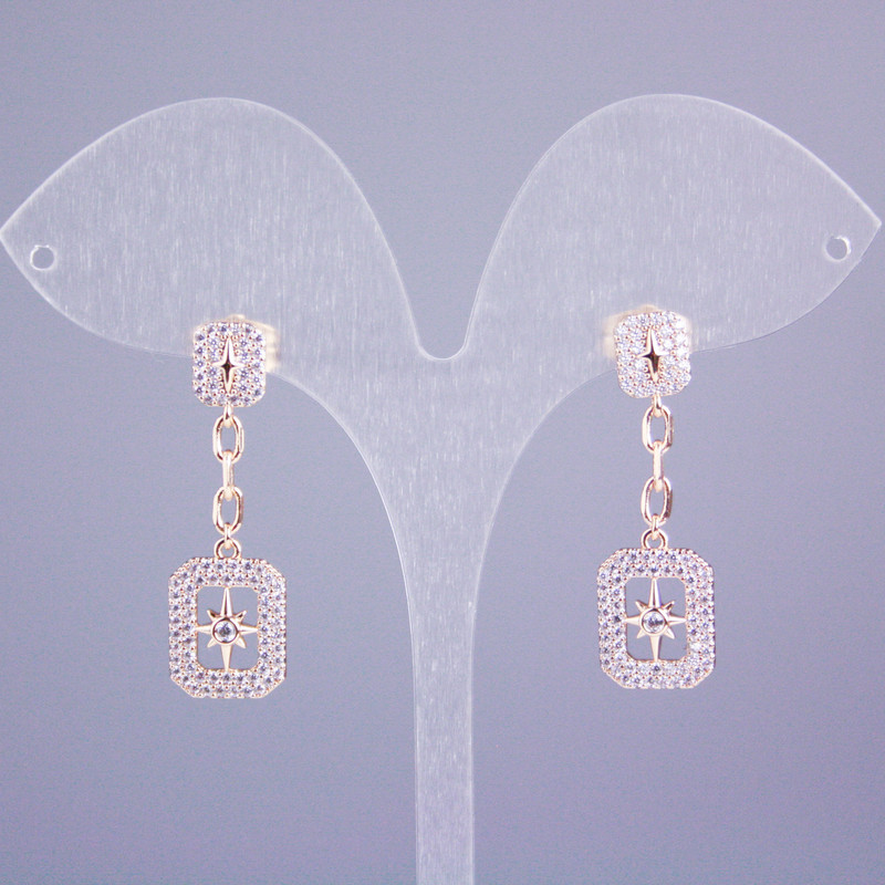 עגילי סטוד Xuping בזהב מצופה 18 קראט עם סטראזים