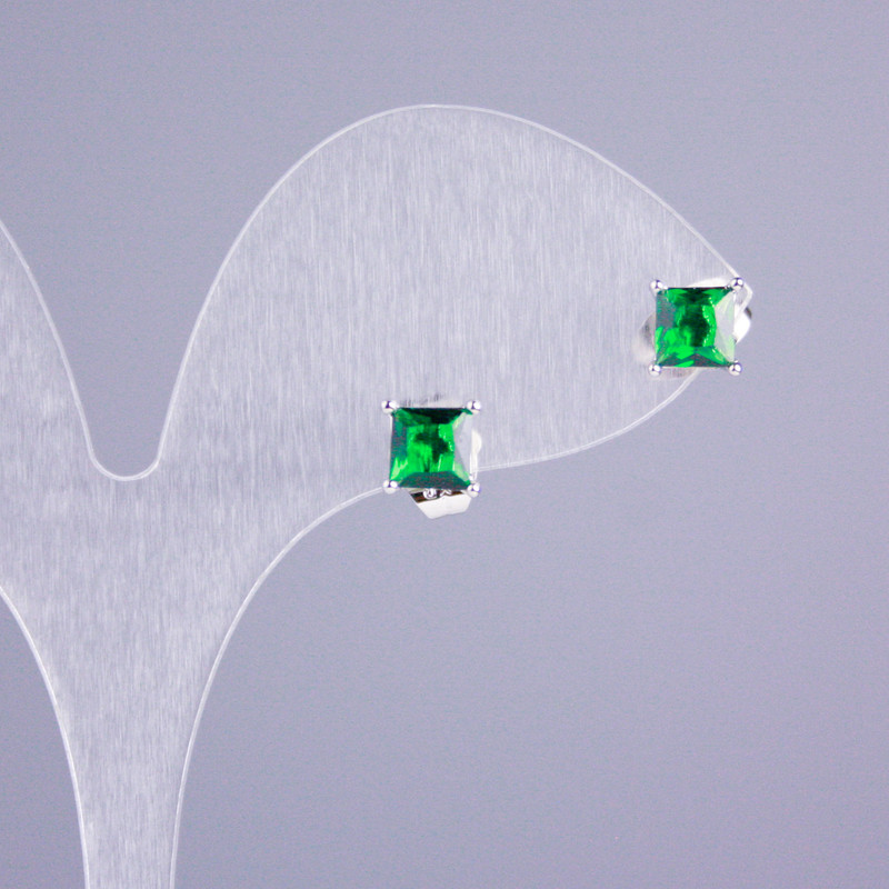 עגילי סטוד Xuping רודיום עם אבנים ירוקות 5×5 מ״מ מרובע +-, אורך 16 מ״מ+