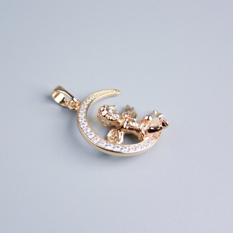 תליון Xuping זהב מצופה 18K מלאך על הירח עם סטראזים לבנים, קוטר 20 מ״מ