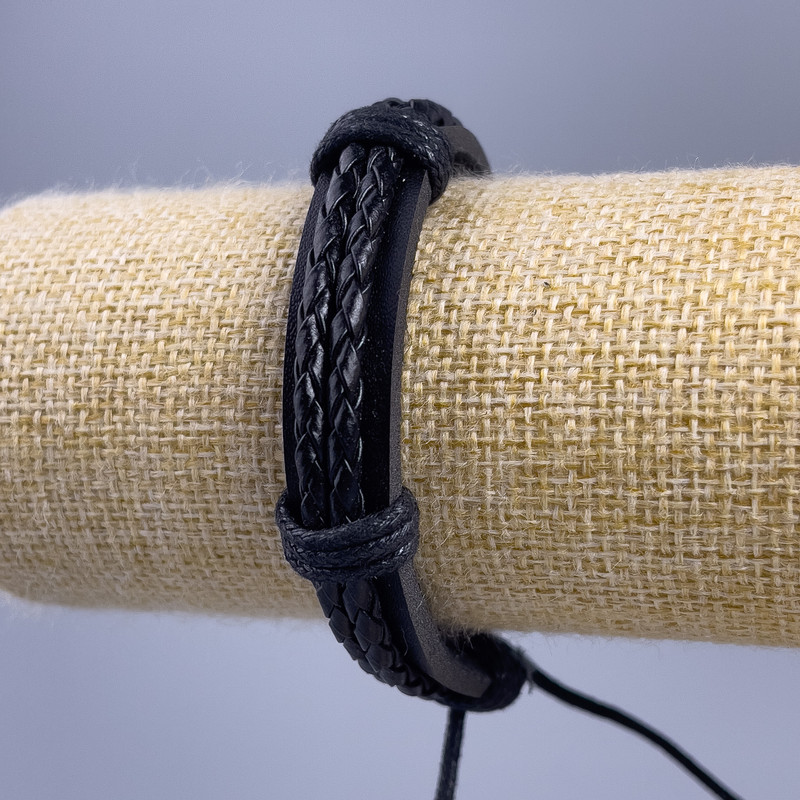 צמיד, אורך 18–25 ס״מ, עובי 12 מ״מ, עור אקולוגי, שחור, עם סגר מתכוונן