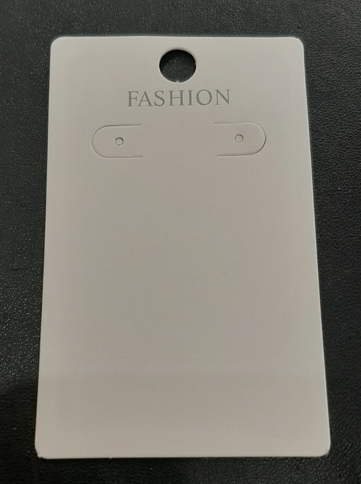 כרטיס תצוגה לעגילים 7.5×4.5 ס״מ - קרטון ל-100 יחידות