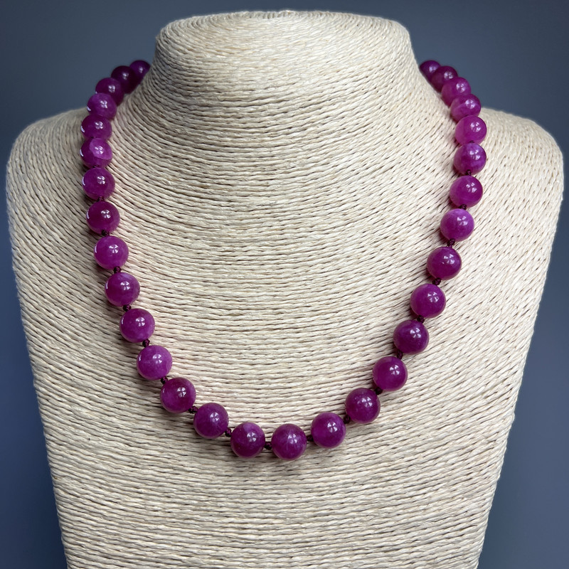 שרשרת טורמלין אדמוני עם כדור חלק, קוטר 10 מ״מ, אורך 50 ס״מ