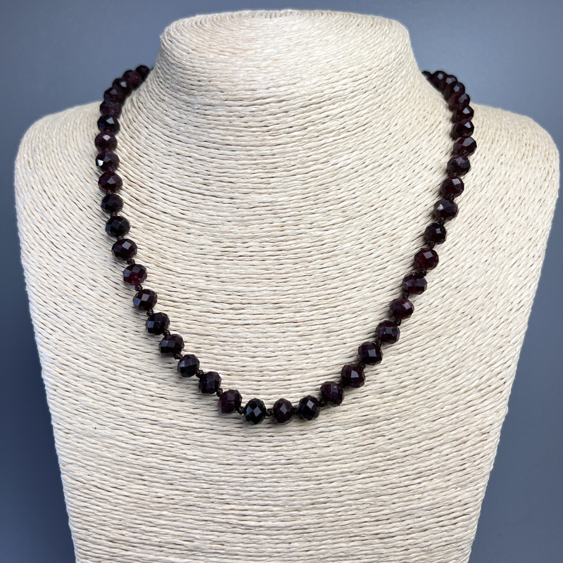 שרשרת טורמלין רובליט מאבן טבעית, חרוטה בצורת רונדל, קוטר 8×6 מ״מ, אורך 51 ס״מ