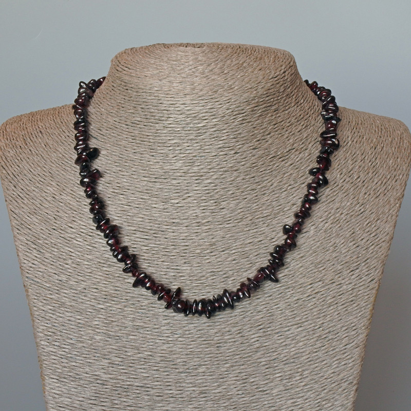 שרשרת גרנט טבעי מאבן מגולפת, בקוטר 6×2 מ״מ, אורך 45 ס״מ