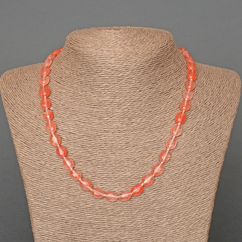 שרשרת חרוזי חלצידון מאבן טבעית בצורת אובאלית, קוטר 8×10 מ״מ, אורך 48 ס״מ