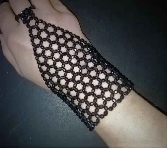 צמיד פאנייה עם חרוזי אגט על גומי